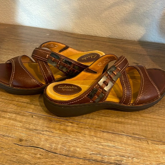 Clarks artisan size 7.5 sandals - Picture 2 of 6